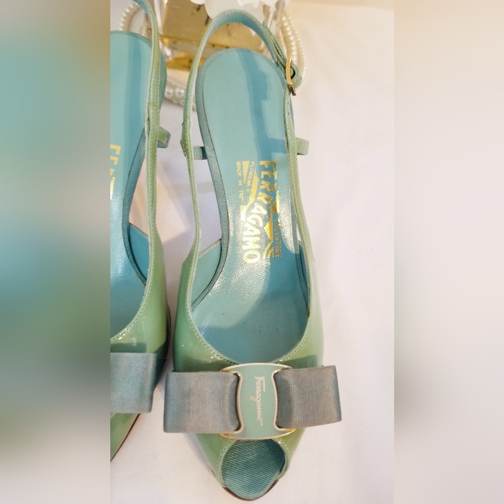 Salvatore Ferragamo Vintage Mint Green Peep Toe Bow Slingback Heels - Picture 6 of 15